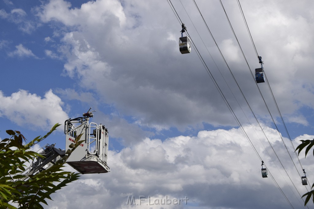 Koelner Seilbahn Gondel blieb haengen Koeln Linksrheinisch P202.JPG - Miklos Laubert